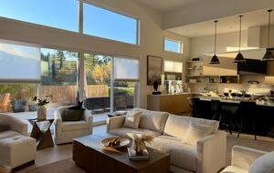 Private Valley Estate with Pool and Hot Tub near Sidney and Victoria - North Saanich, Canada