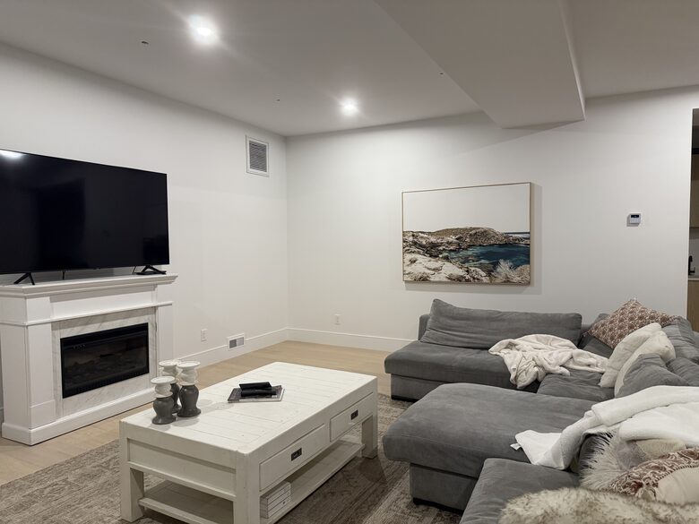 Private Valley Estate with Pool and Hot Tub near Sidney and Victoria - North Saanich, Canada