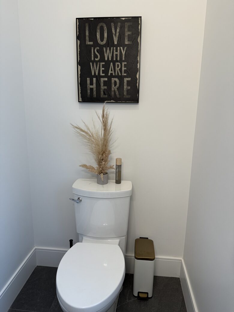 Private Valley Estate with Pool and Hot Tub near Sidney and Victoria - North Saanich, Canada