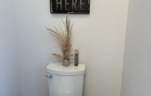 Private Valley Estate with Pool and Hot Tub near Sidney and Victoria - North Saanich, Canada