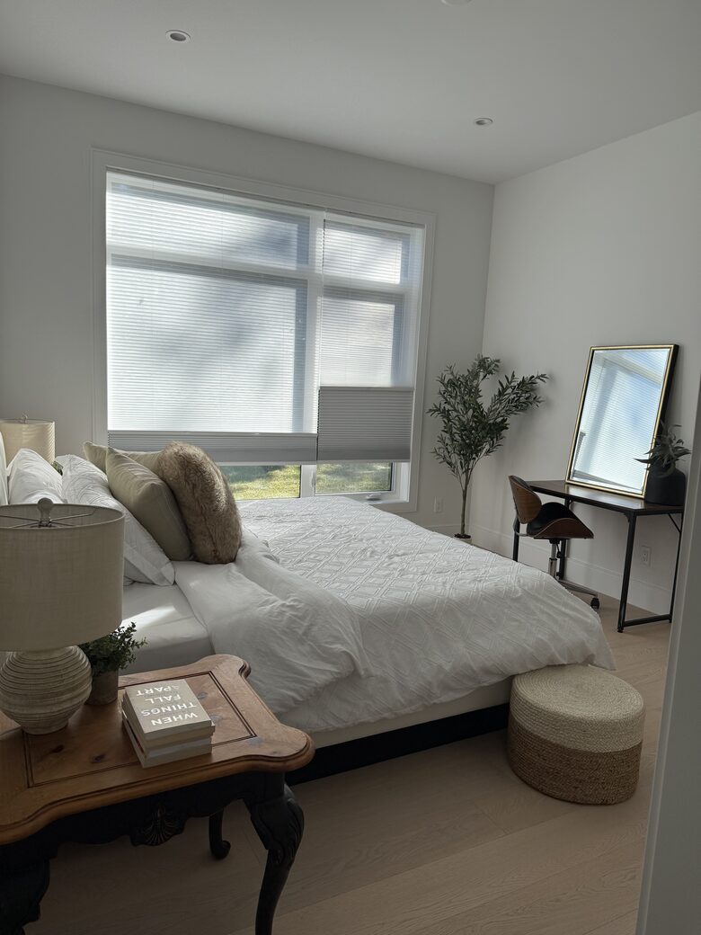 Private Valley Estate with Pool and Hot Tub near Sidney and Victoria - North Saanich, Canada