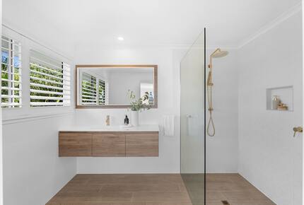 Elevated Ocean and Bay View Retreat Near Coolum’s Secluded Coves - Sunshine Coast, Australia