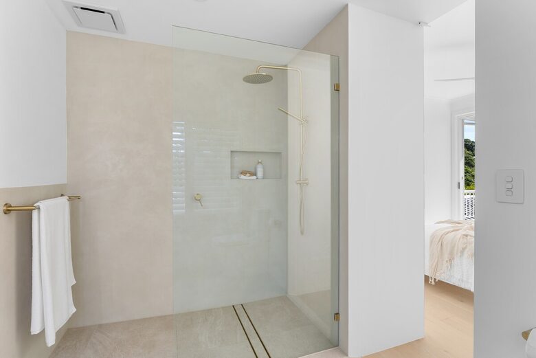 Elevated Ocean and Bay View Retreat Near Coolum’s Secluded Coves - Sunshine Coast, Australia