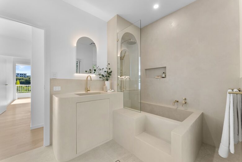 Elevated Ocean and Bay View Retreat Near Coolum’s Secluded Coves - Sunshine Coast, Australia