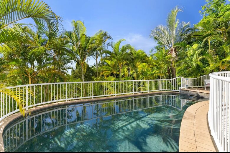 Elevated Ocean and Bay View Retreat Near Coolum’s Secluded Coves - Sunshine Coast, Australia