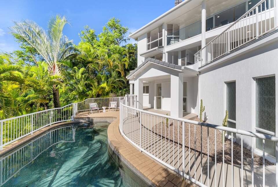 Elevated Ocean and Bay View Retreat Near Coolum’s Secluded Coves - Sunshine Coast, Australia