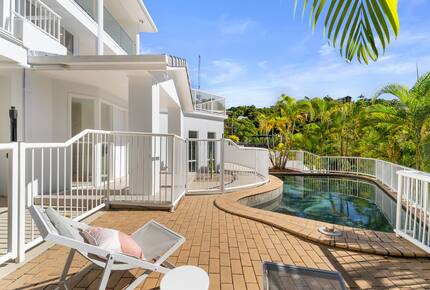 Elevated Ocean and Bay View Retreat Near Coolum’s Secluded Coves - Sunshine Coast, Australia