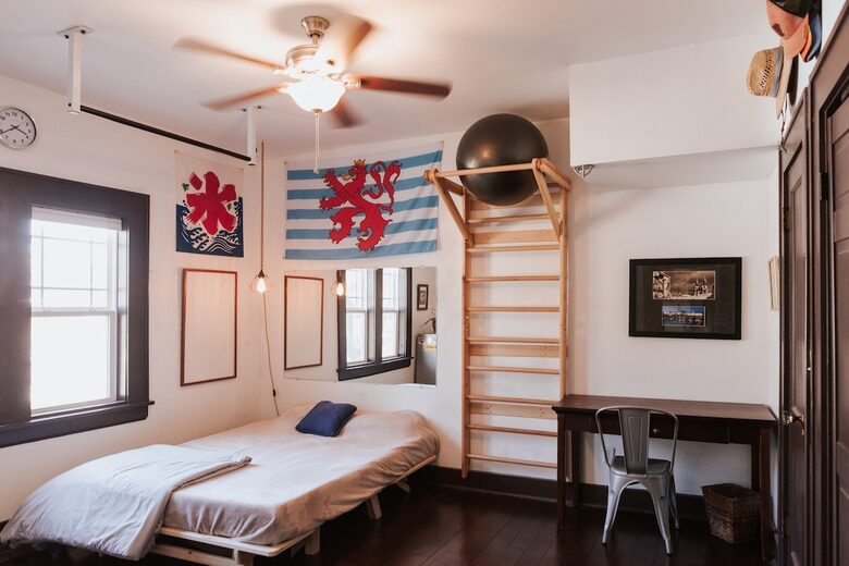 Midtown Springfield Bungalow with Walkable Location and Private Fenced Yard - Springfield, Missouri