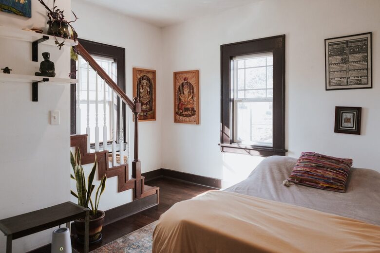 Midtown Springfield Bungalow with Walkable Location and Private Fenced Yard - Springfield, Missouri