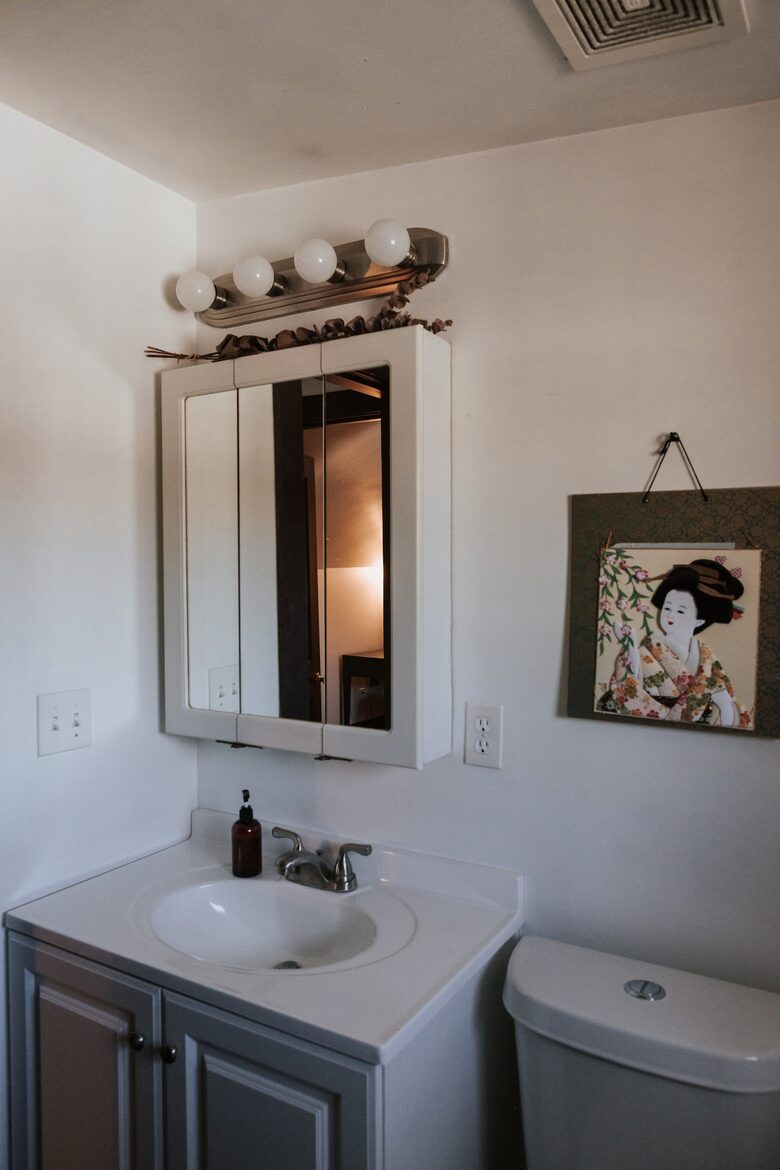 Midtown Springfield Bungalow with Walkable Location and Private Fenced Yard - Springfield, Missouri