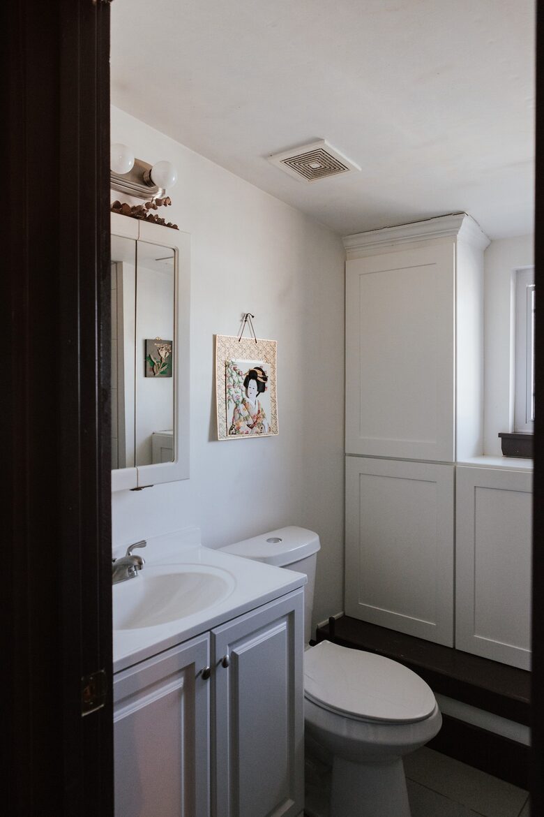 Midtown Springfield Bungalow with Walkable Location and Private Fenced Yard - Springfield, Missouri