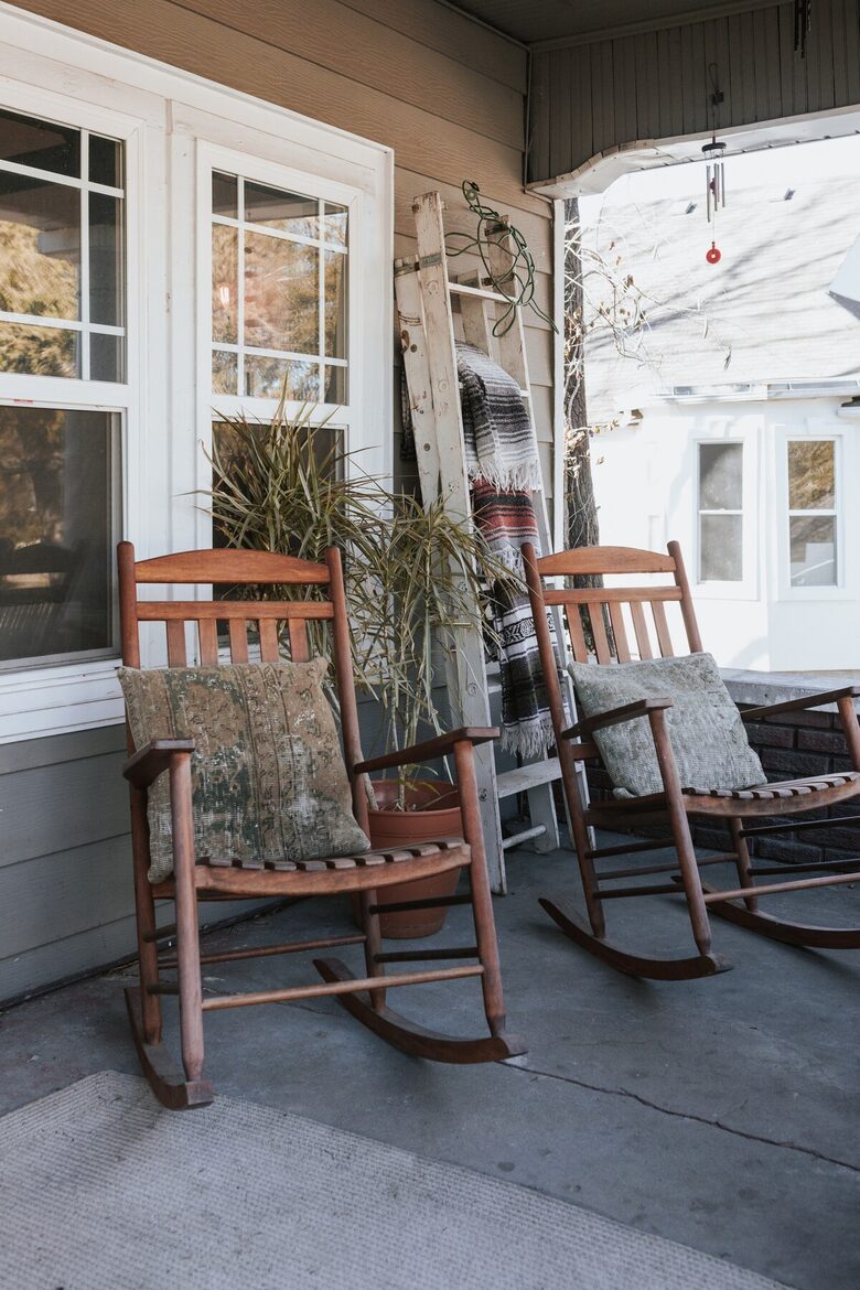 Midtown Springfield Bungalow with Walkable Location and Private Fenced Yard - Springfield, Missouri