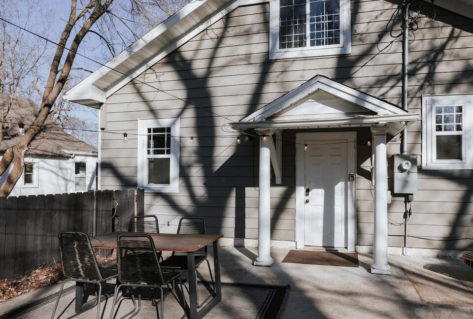 Midtown Springfield Bungalow with Walkable Location and Private Fenced Yard - Springfield, Missouri