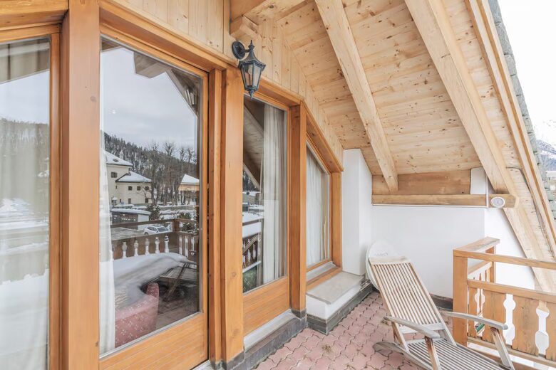 A Sophisticated Alpine Retreat near St. Moritz - Celerina, Switzerland