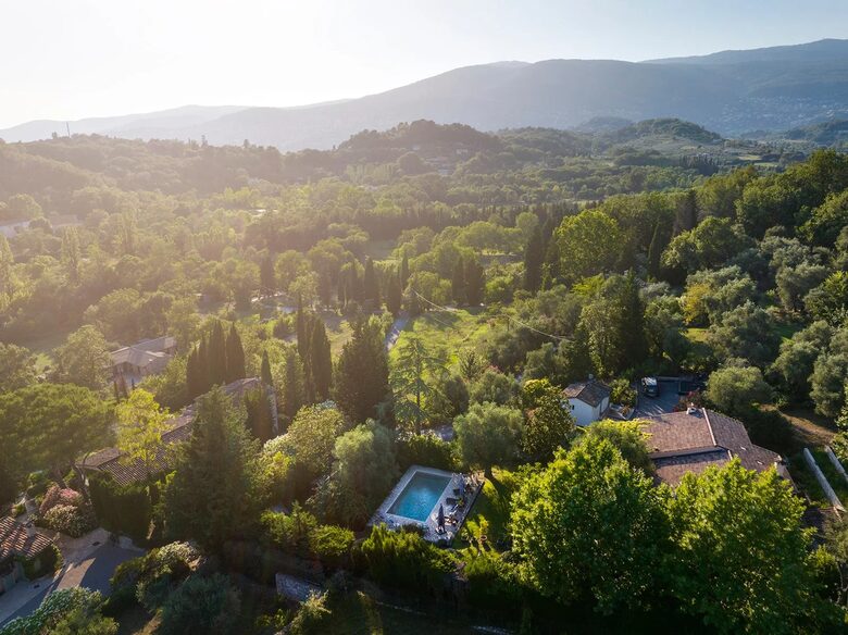 A Provençal Culinary & Historical Haven - Châteauneuf-Grasse, France