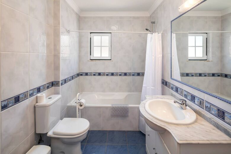 Relaxed Algarve Retreat Near São Rafael Beach - Albufeira, Portugal