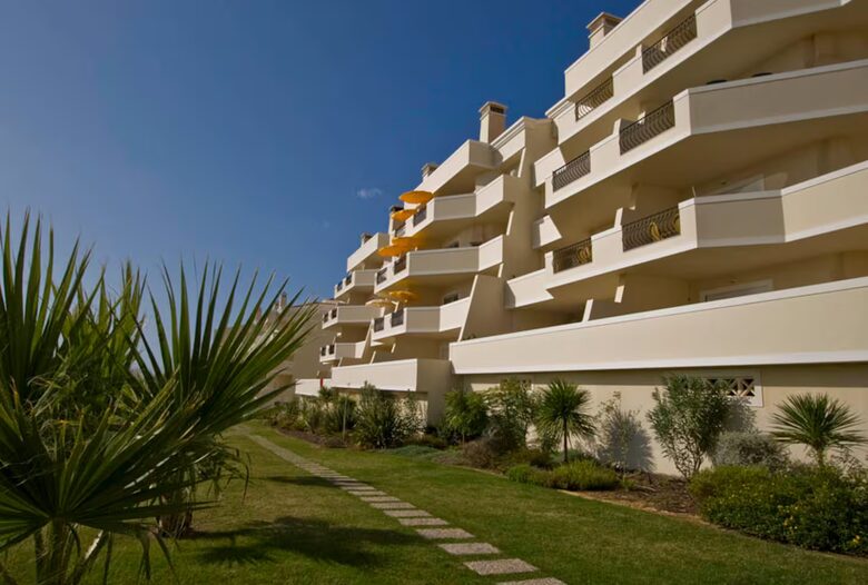 Relaxed Algarve Retreat Near São Rafael Beach - Albufeira, Portugal