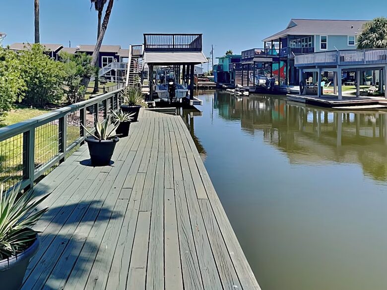 Relaxed Gulf Coast Escape in Jamaica Beach - Jamaica Beach, Texas