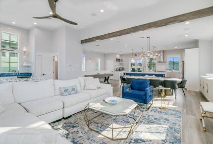 Upscale Port Aransas Beach Retreat Steps from the Sand - Port Aransas, Texas