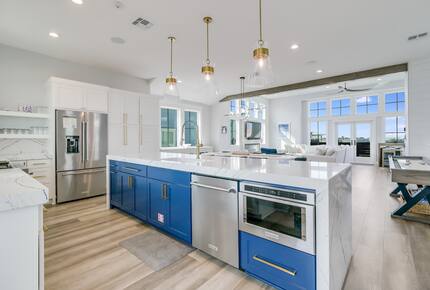 Upscale Port Aransas Beach Retreat Steps from the Sand - Port Aransas, Texas