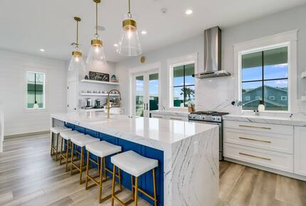 Upscale Port Aransas Beach Retreat Steps from the Sand - Port Aransas, Texas