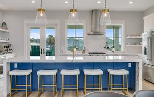 Upscale Port Aransas Beach Retreat Steps from the Sand - Port Aransas, Texas