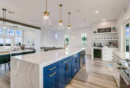 Upscale Port Aransas Beach Retreat Steps from the Sand - Port Aransas, Texas