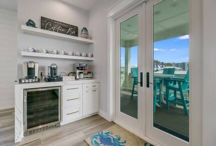 Upscale Port Aransas Beach Retreat Steps from the Sand - Port Aransas, Texas