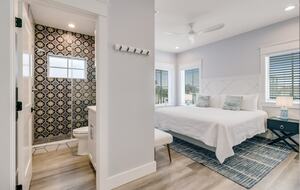 Upscale Port Aransas Beach Retreat Steps from the Sand - Port Aransas, Texas