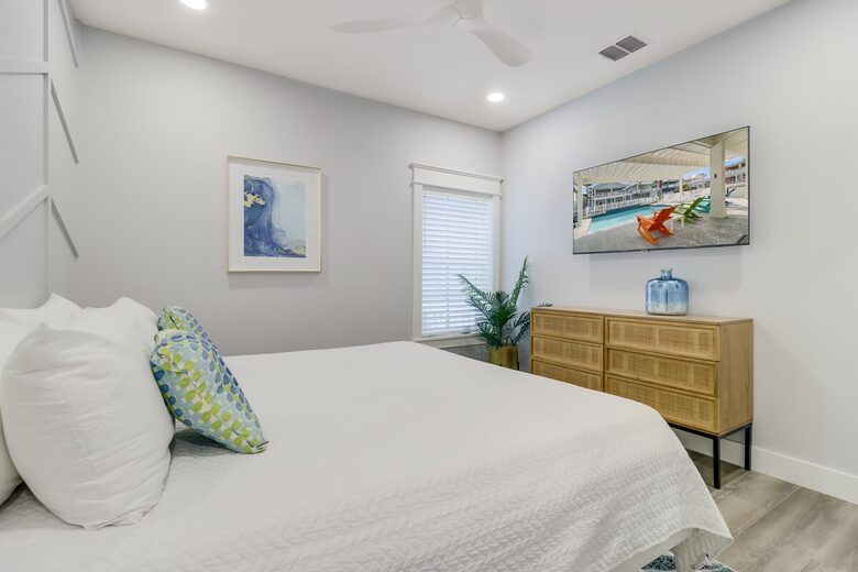 Upscale Port Aransas Beach Retreat Steps from the Sand - Port Aransas, Texas