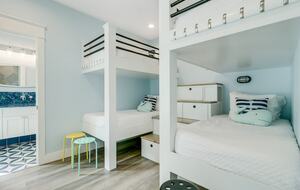 Upscale Port Aransas Beach Retreat Steps from the Sand - Port Aransas, Texas