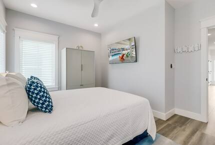 Upscale Port Aransas Beach Retreat Steps from the Sand - Port Aransas, Texas