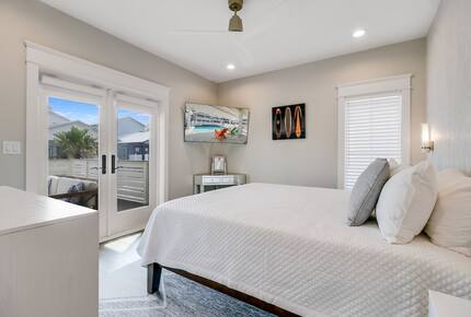 Upscale Port Aransas Beach Retreat Steps from the Sand - Port Aransas, Texas