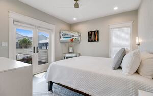 Upscale Port Aransas Beach Retreat Steps from the Sand - Port Aransas, Texas