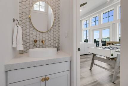 Upscale Port Aransas Beach Retreat Steps from the Sand - Port Aransas, Texas