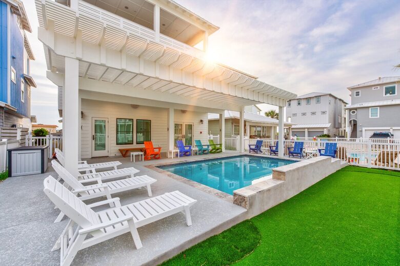 Upscale Port Aransas Beach Retreat Steps from the Sand - Port Aransas, Texas