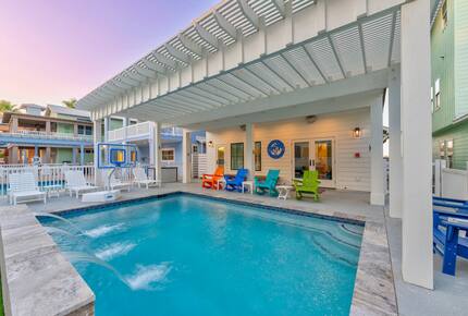 Upscale Port Aransas Beach Retreat Steps from the Sand - Port Aransas, Texas