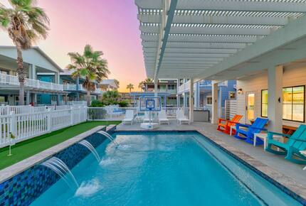 Upscale Port Aransas Beach Retreat Steps from the Sand - Port Aransas, Texas