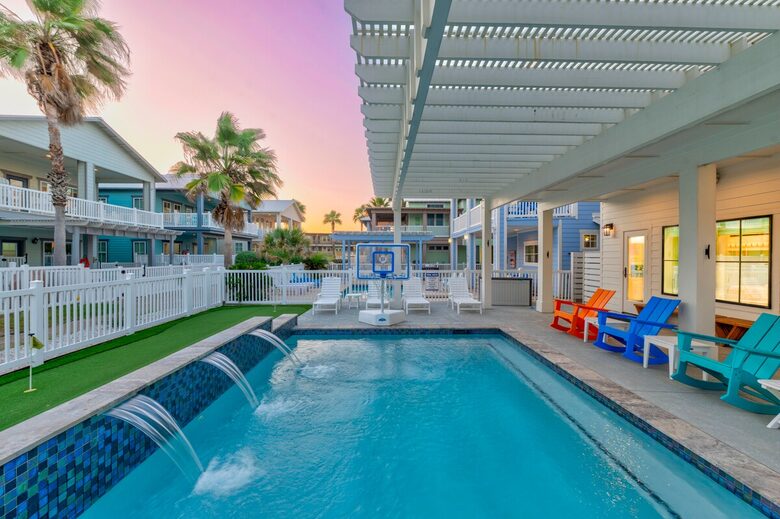 Upscale Port Aransas Beach Retreat Steps from the Sand - Port Aransas, Texas