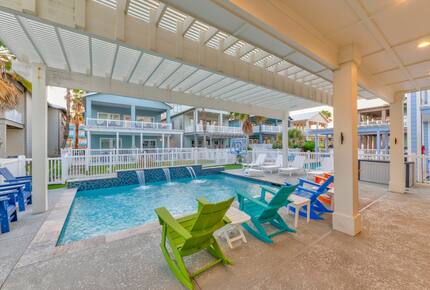 Upscale Port Aransas Beach Retreat Steps from the Sand - Port Aransas, Texas