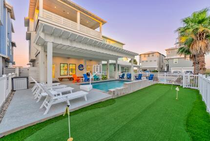 Upscale Port Aransas Beach Retreat Steps from the Sand - Port Aransas, Texas