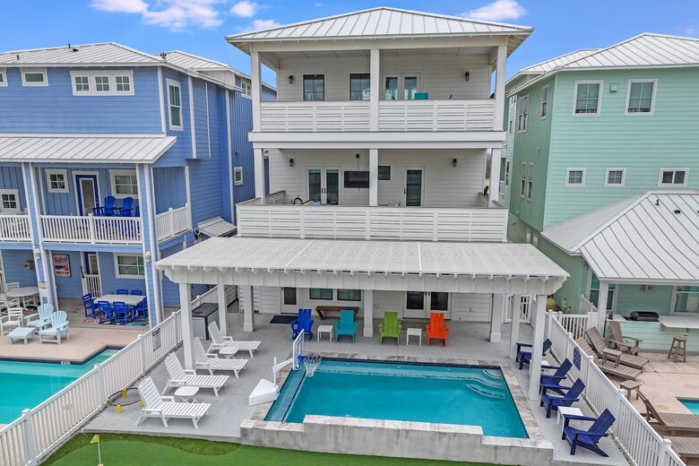 Upscale Port Aransas Beach Retreat Steps from the Sand - Port Aransas, Texas