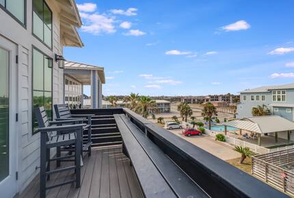 Upscale Port Aransas Beach Retreat Steps from the Sand - Port Aransas, Texas