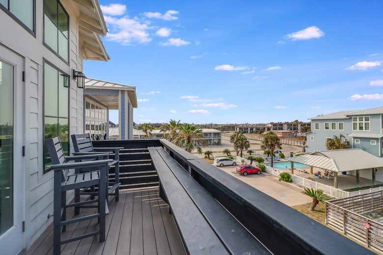 Upscale Port Aransas Beach Retreat Steps from the Sand - Port Aransas, Texas