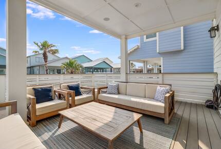 Upscale Port Aransas Beach Retreat Steps from the Sand - Port Aransas, Texas