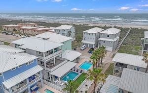 Upscale Port Aransas Beach Retreat Steps from the Sand - Port Aransas, Texas