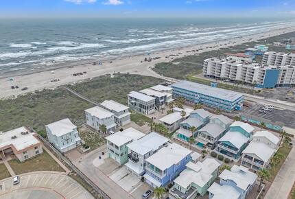 Upscale Port Aransas Beach Retreat Steps from the Sand - Port Aransas, Texas