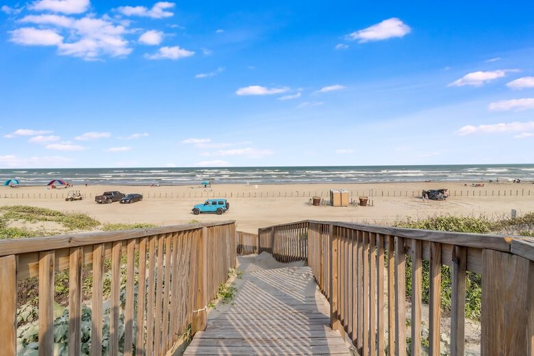 Upscale Port Aransas Beach Retreat Steps from the Sand - Port Aransas, Texas