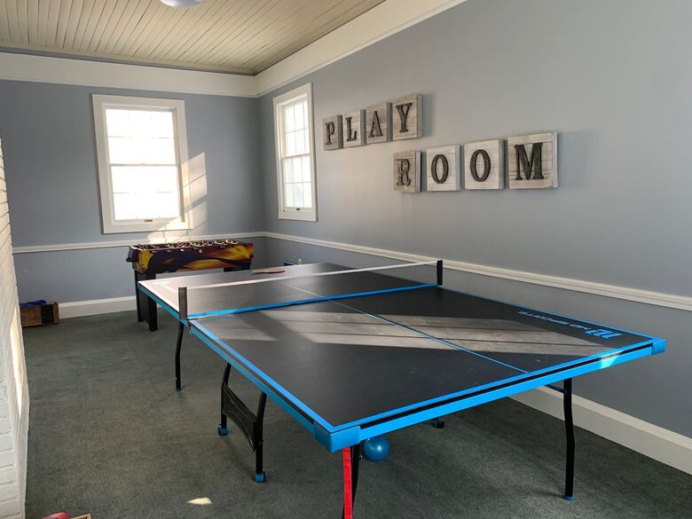 Historic Family Estate with Indoor Hot Tub in Upstate New York - New Berlin, New York