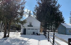 Historic Family Estate with Indoor Hot Tub in Upstate New York - New Berlin, New York